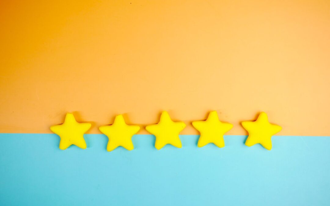 Avis clients : pourquoi éviter d&rsquo;avoir 5 étoiles ?